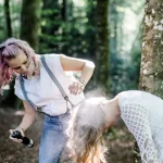 girl-frisour-blond-stylen-wald-natur